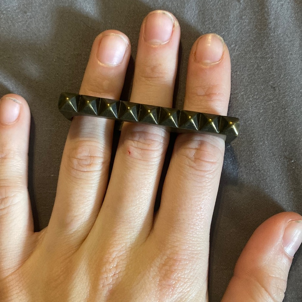 Three finger spiked gold ring